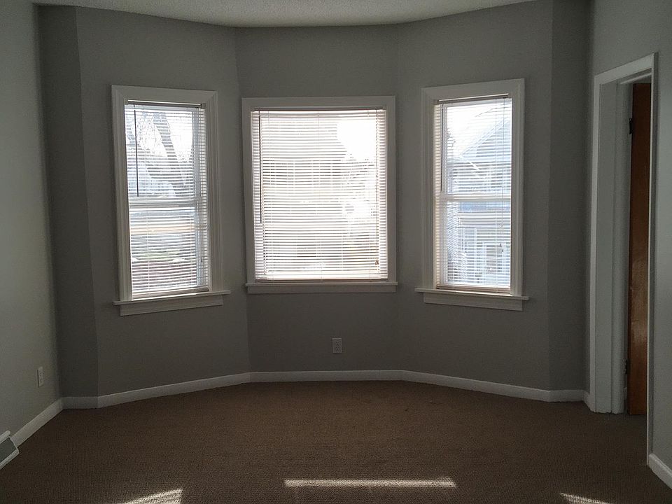 1st image of 66 Como Ave #2
