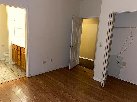 5th image of 925 S Kedzie Ave #1