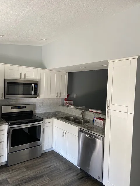 2 bed, 1000 sqft, $2,095 — Photo 2