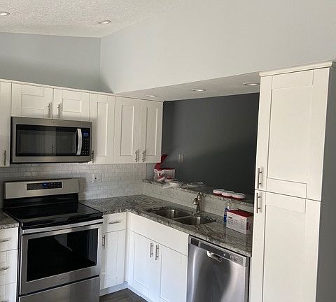 2nd image of 1181 Somerset Cir S