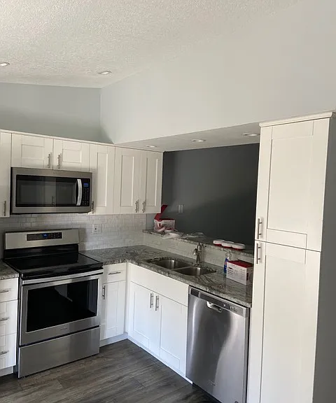 1181 Somerset Cir S — Photo 2