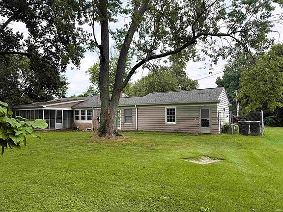 5th image of 6811 Newburgh Rd