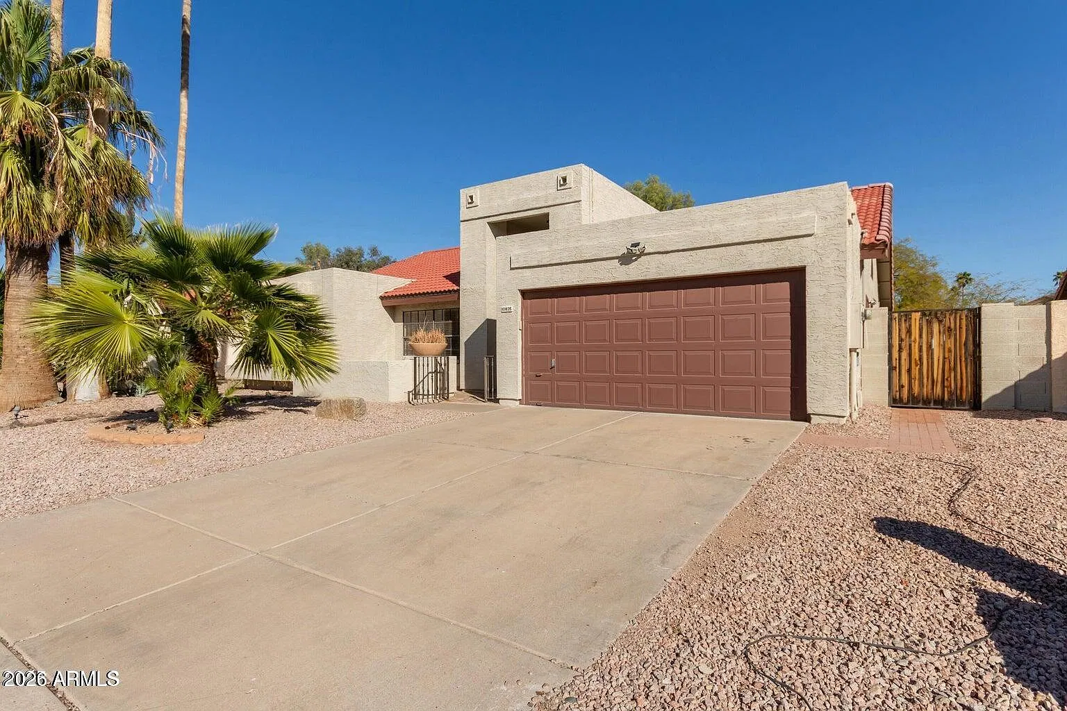 3 bed, 2.0 bath, 1699 sqft, $3,250 — Photo 2