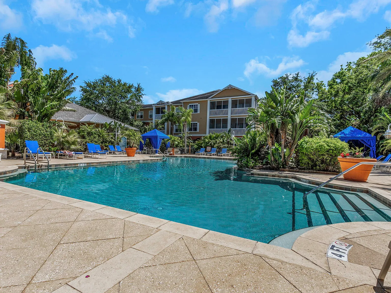 2 bed, 1242 sqft, $2,550 — Photo 1