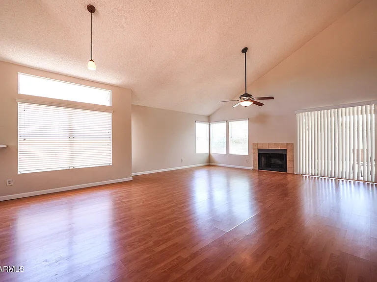 3305 E Wildwood Dr — Photo 5