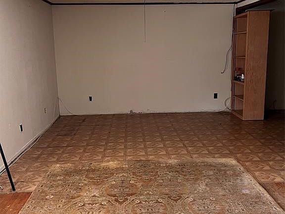 4th image of 2828 Larry Dr