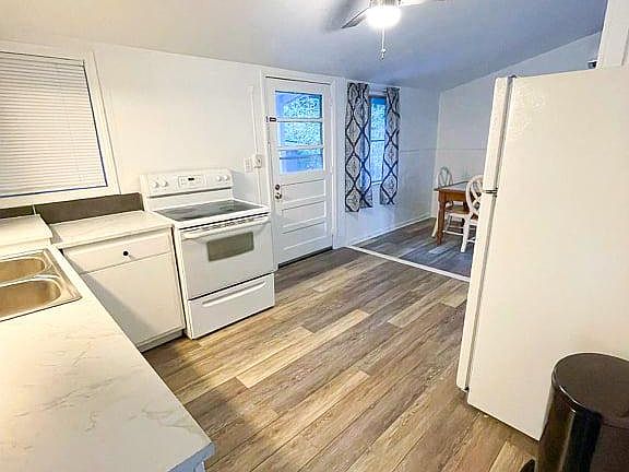 5th image of 118 1/2 Sebrell Ave