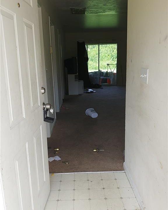 2nd image of 308/310 Gilbert Ave S Unit 7