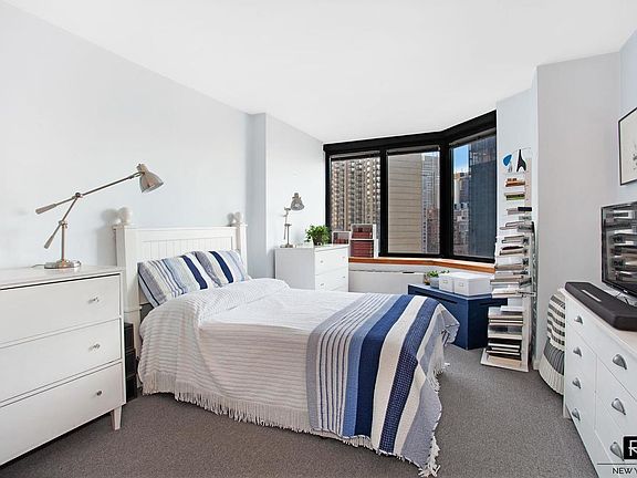 5th image of 415 E 37th St APT 22J