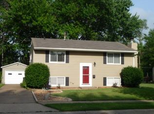 5026 50th St, Moline, IL 61265