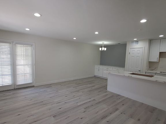 3rd image of 1291 Elizabeth Ave Unit 2