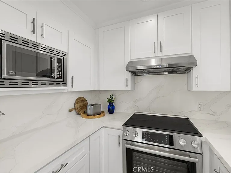 1045 Gaviota Dr #B — Photo 13