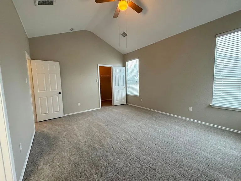 544 Hogan — Photo 25