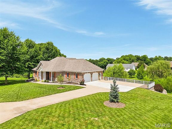 2nd image of 673 Royal Oak Ct