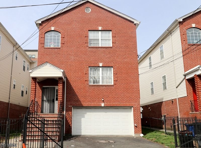 1st image of 171 Badger Ave