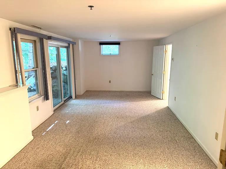 BR3 w Slider to Back Yard