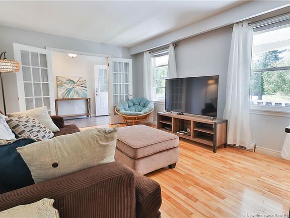 4th image of 37 Cedar Ridge Blvd