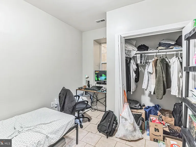 331 N 40th St #3B — Photo 11