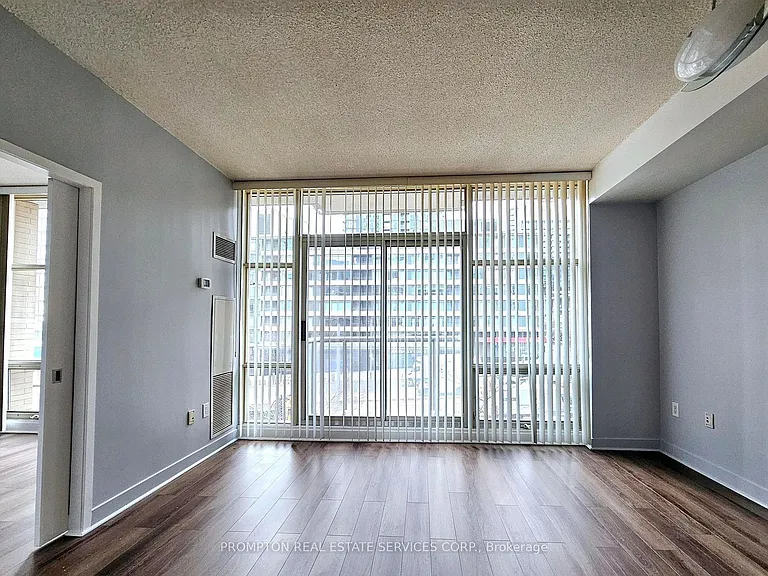 9 Spadina Ave #709 — Photo 9