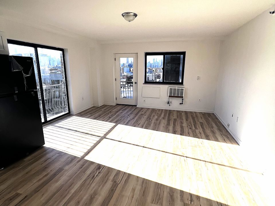 1st image of 27-35 21st St #808