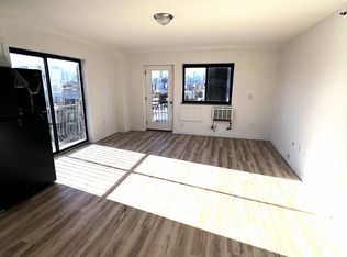 27-35 21st St #808, Astoria, NY 11102