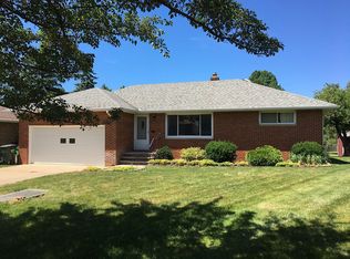 30425 Briar Ct, Wickliffe, OH 44092