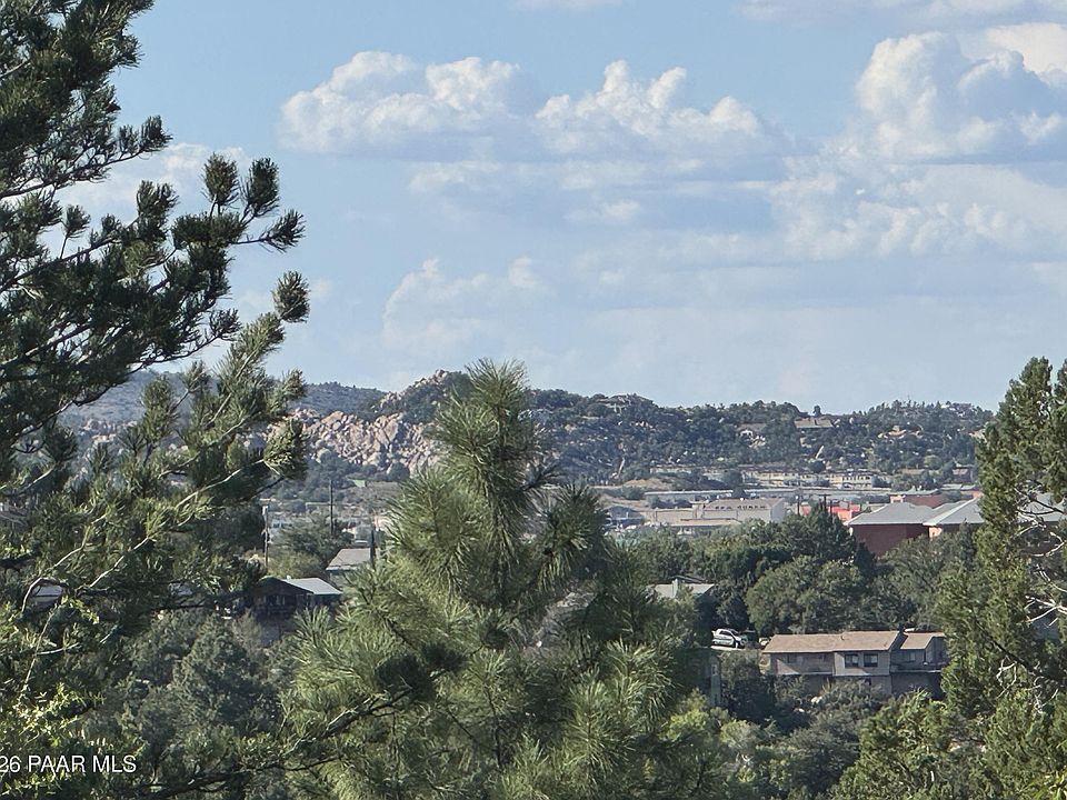 1st image of 360 High Chaparral Loop