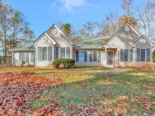 207 Millstone Ct, Seneca, SC 29678