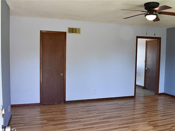3rd image of 329 W Slater St