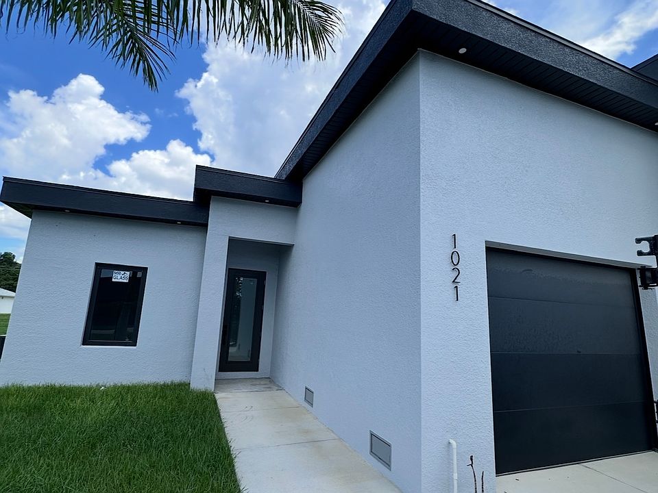 1st image of 1023 SE 23rd Pl