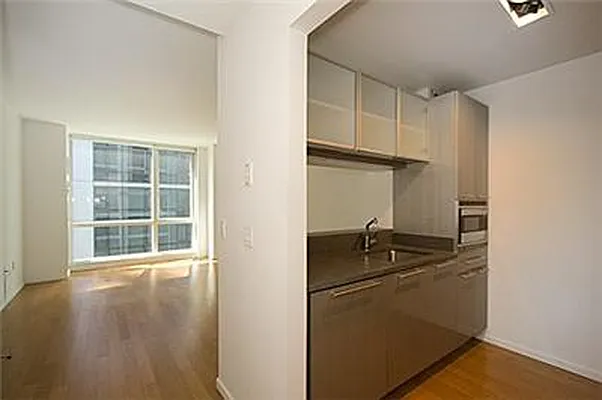 Rented by Sumitomo Real Estate Sales | media 30