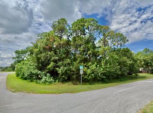7407 Laguna Rd, Fort Pierce, FL 34951