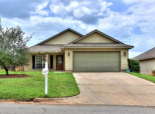 126 Stonewood Dr, Noble, OK 73068