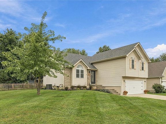 4th image of 1104 Regency Dr