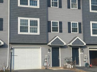 745 Kentwell Dr, York, PA 17406