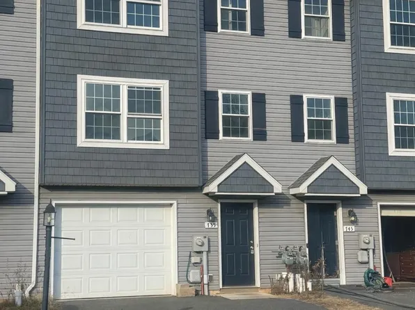 745 Kentwell Dr, York, PA 17406