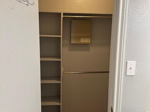 5th image of 408 Mink Dr