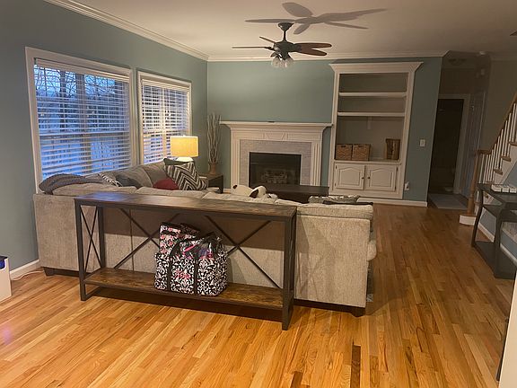 2nd image of 6350 Glengarrie Ln