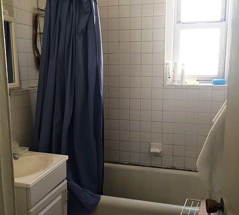 4th image of 1320 Stratford Ave