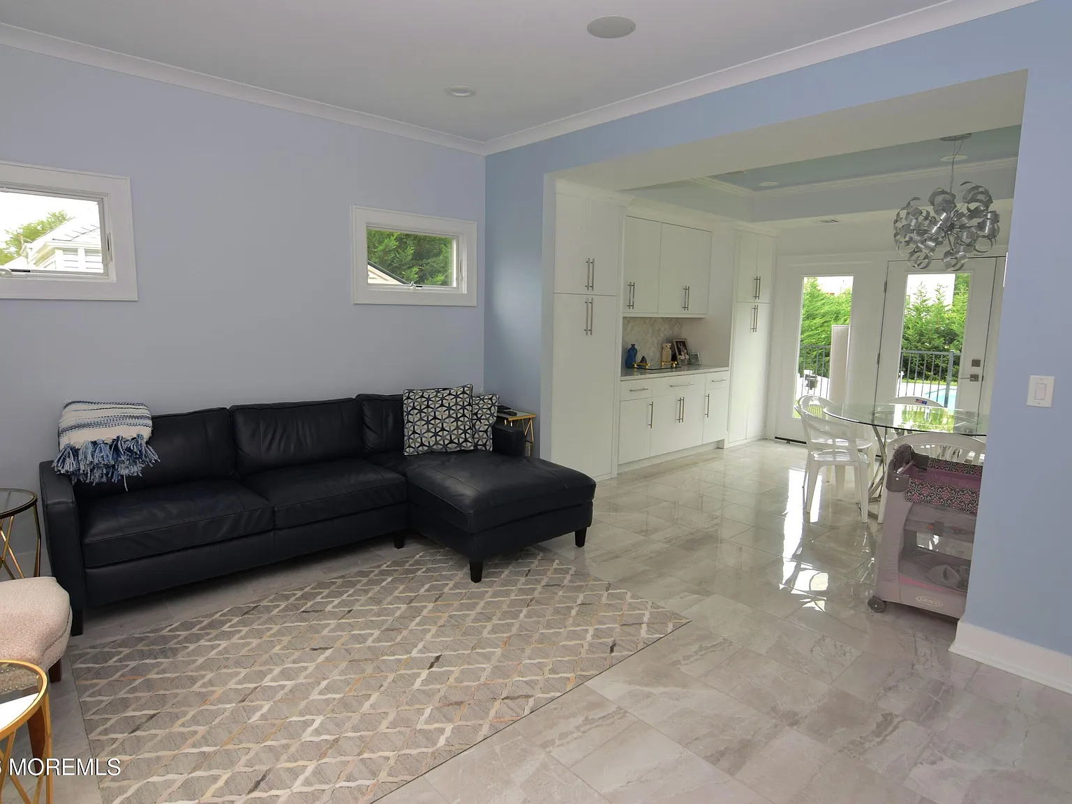5 bed, 1986 sqft, $3,200 — Photo 4