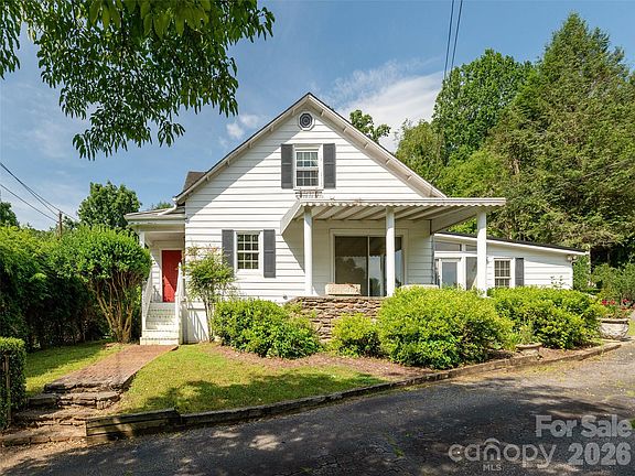 3rd image of 34 Lockhart Rd