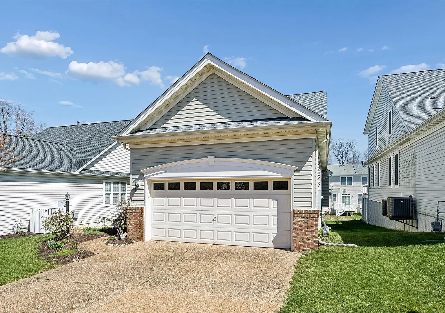 3 bed, 3.0 bath, 3264 sqft, $2,795 — Photo 3