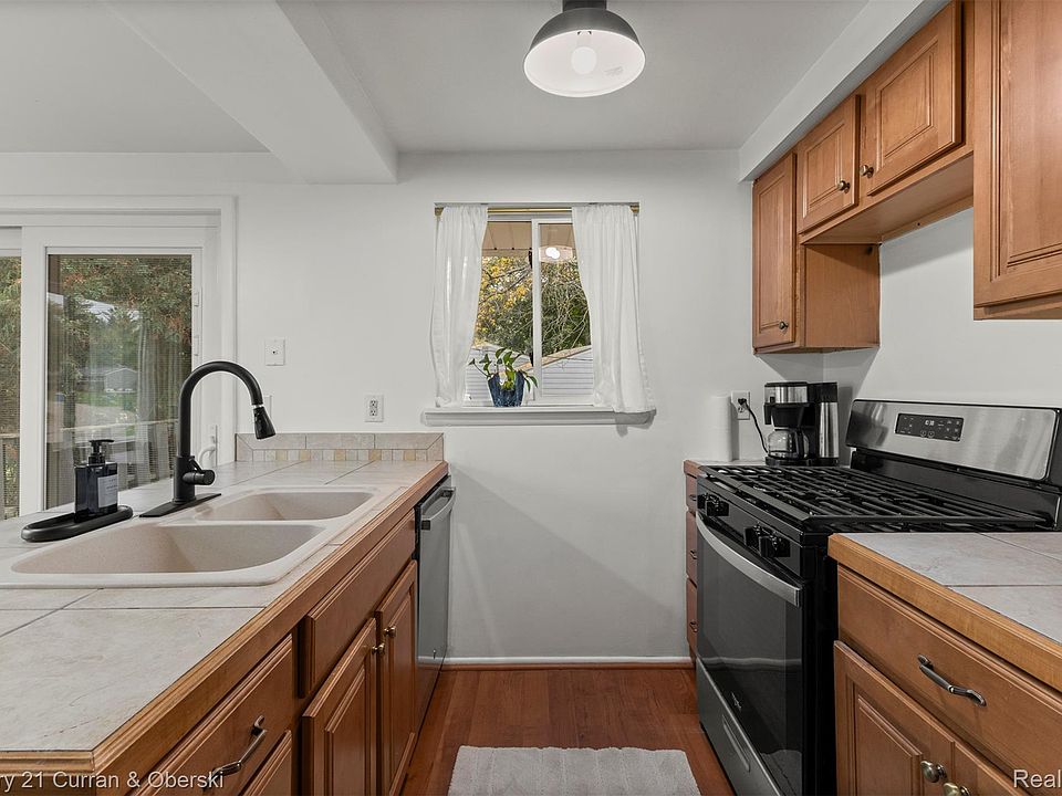 4580 Chadsworth St, photo 22