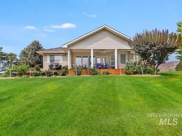 301 Clear Lake Ln, Buhl, ID 83316