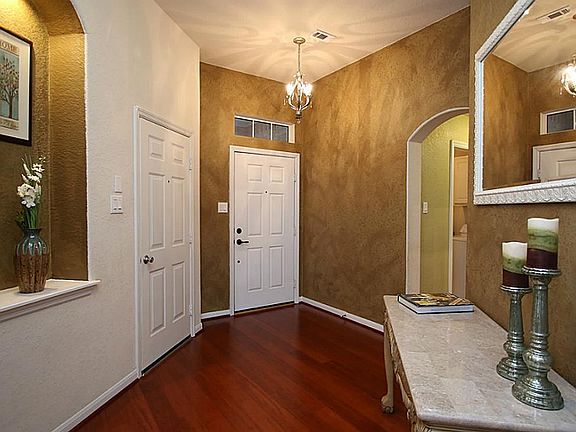3rd image of 10 Silk Tree Pl