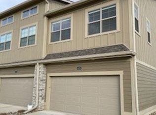 10101 Stark Dr, West Des Moines, IA 50266