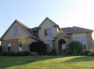 10409 N Trails Edge Dr, Peoria, IL 61615