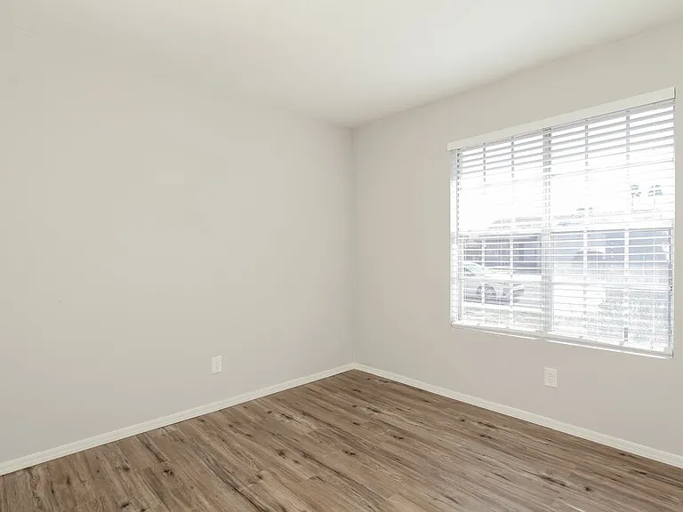 208 W Oraibi Dr — Photo 12