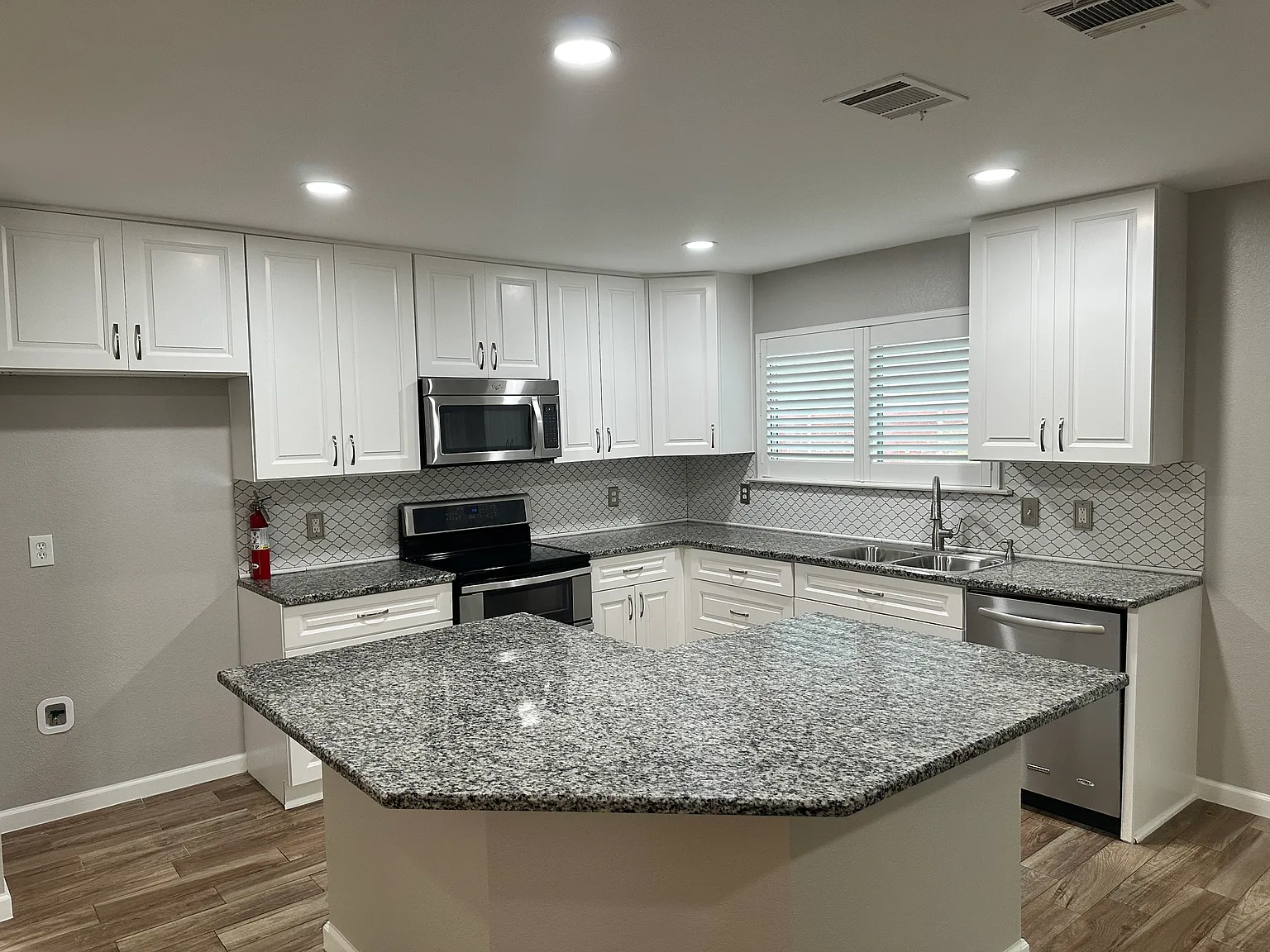 3 bed, 1661 sqft, $2,800 — Photo 2