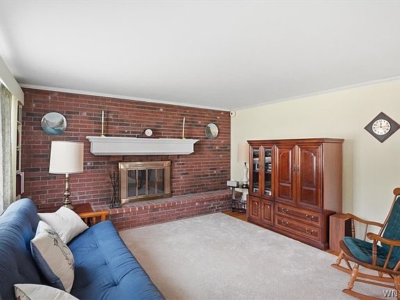 2nd image of 139 Euclid Ave